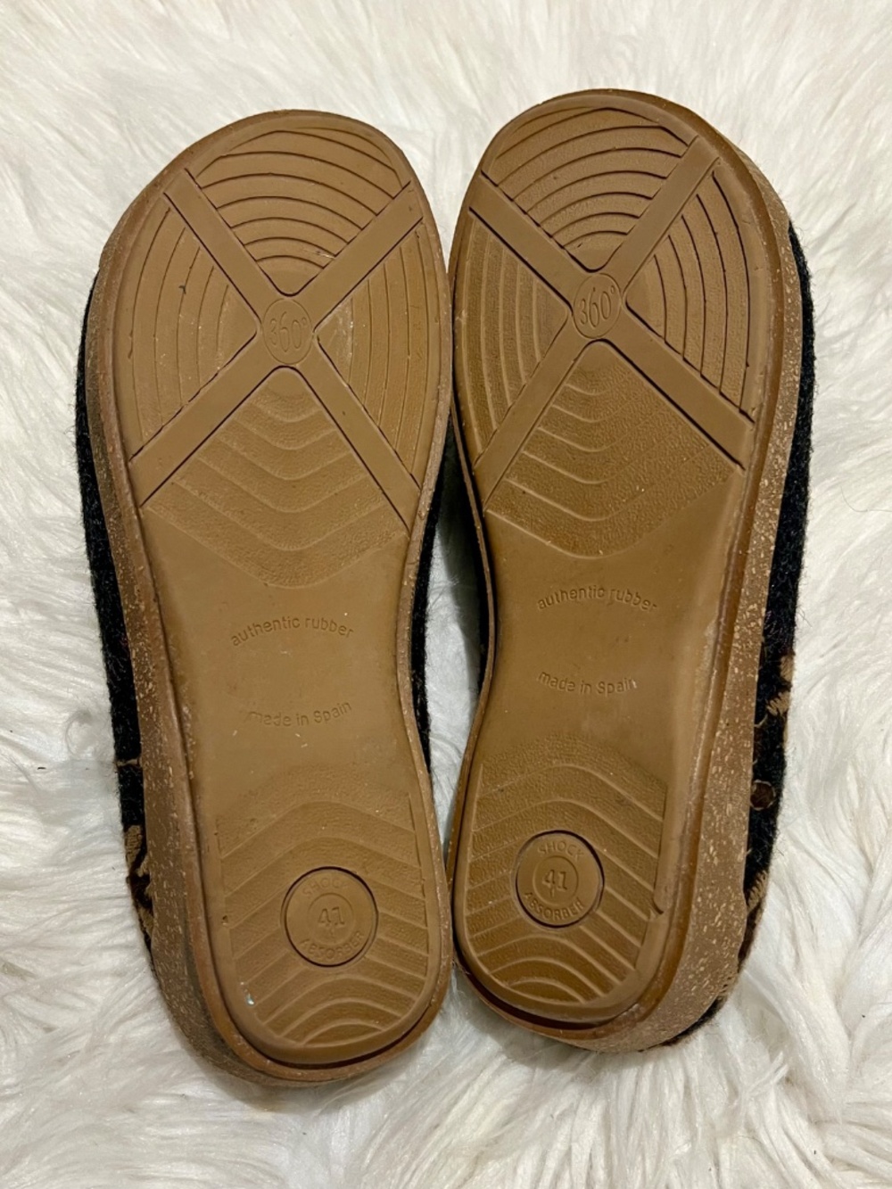 Taos Wool Clogs size 10 - Picture 2 of 4